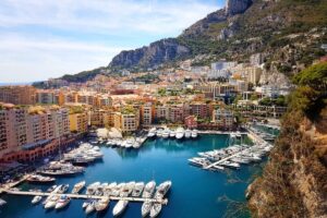 French Riviera vs Amalfi Coast Which Coastline Offers the Ultimate Mediterranean Getaway